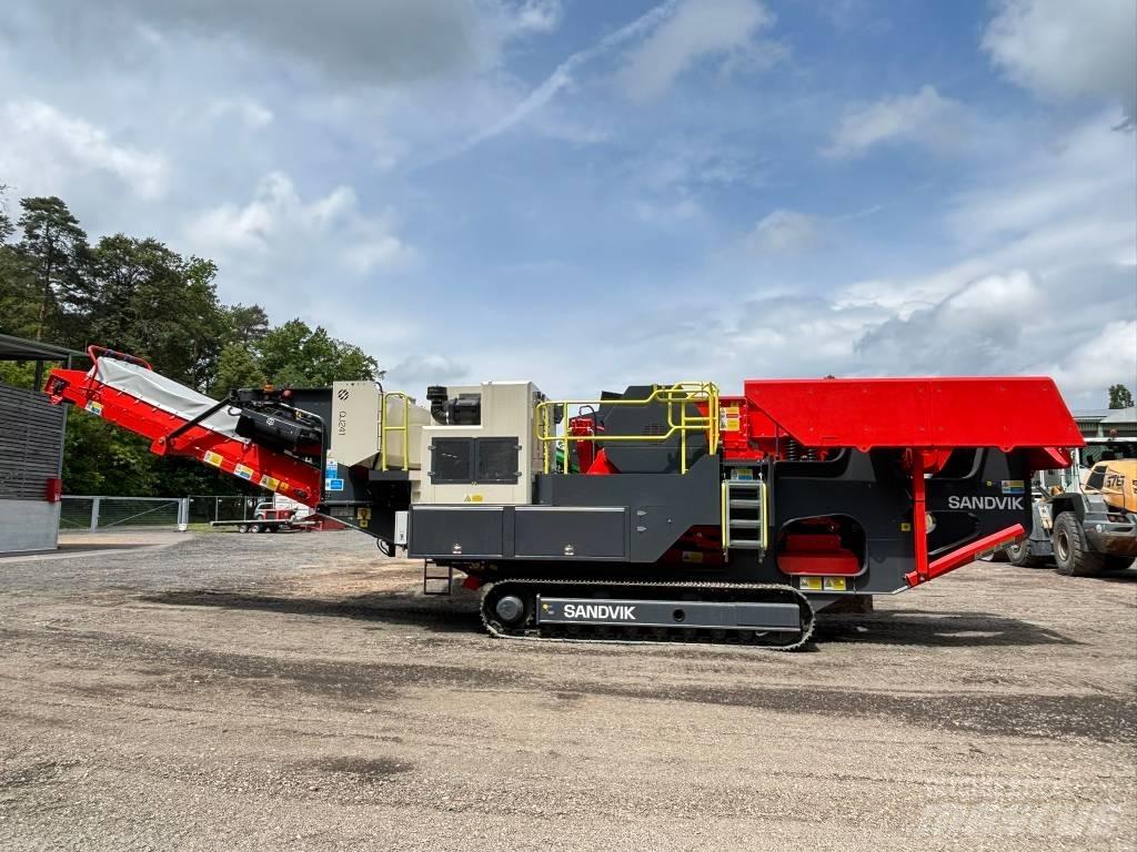 Sandvik QJ 241 移动式破碎机