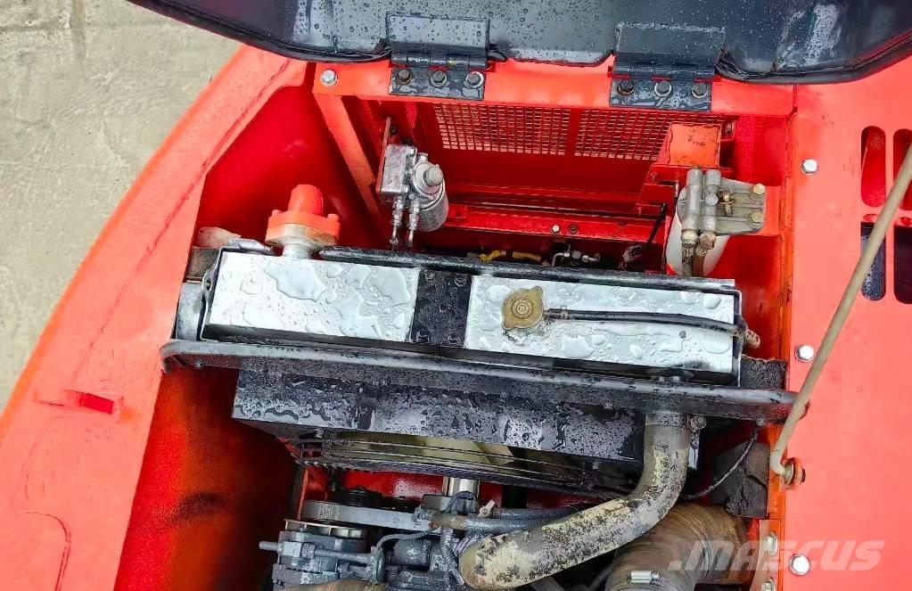 Doosan DX 140 履带挖掘机