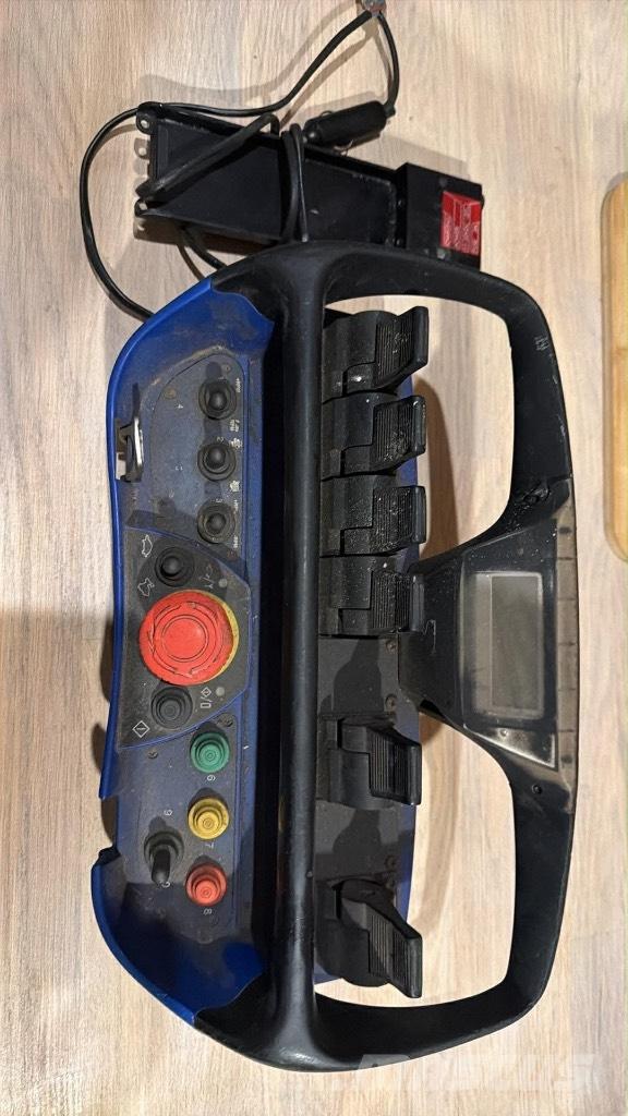 Palfinger PK 32000 随车折臂吊