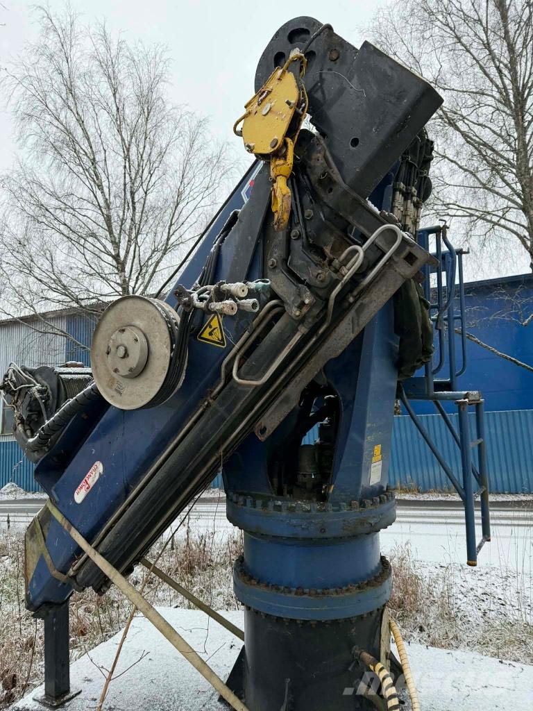 Palfinger PK 32000 随车折臂吊