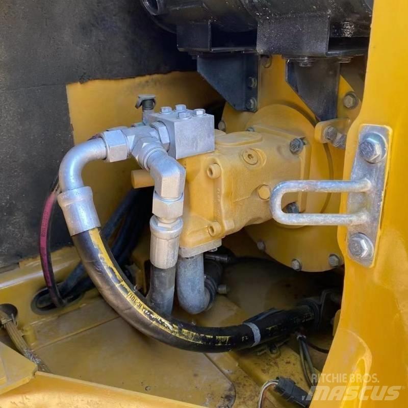 CAT 307 履带挖掘机