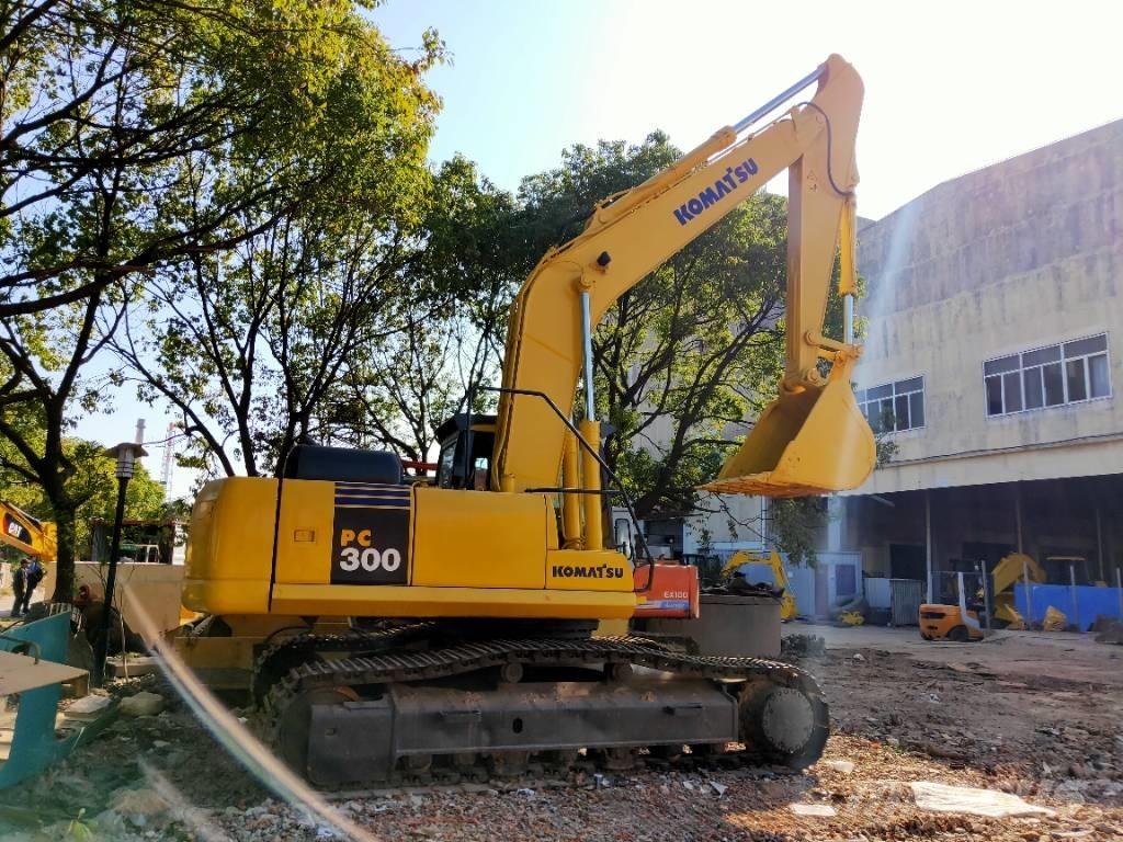 Komatsu PC300-7 履带挖掘机