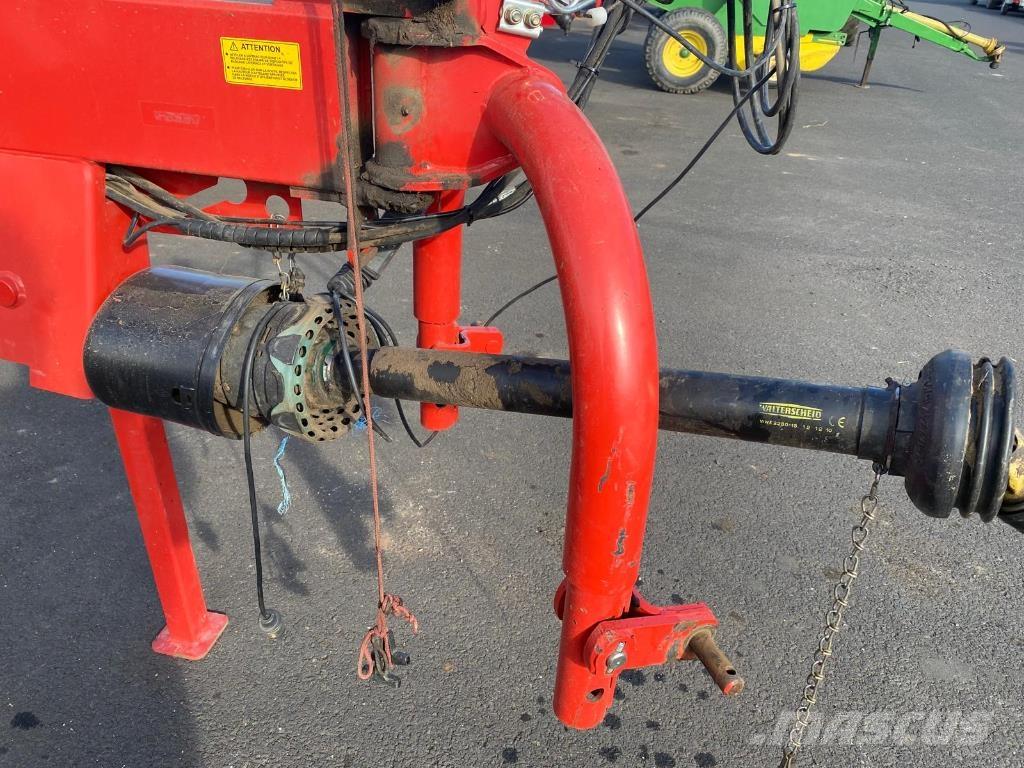 Kverneland 9476 c 料堆整形机