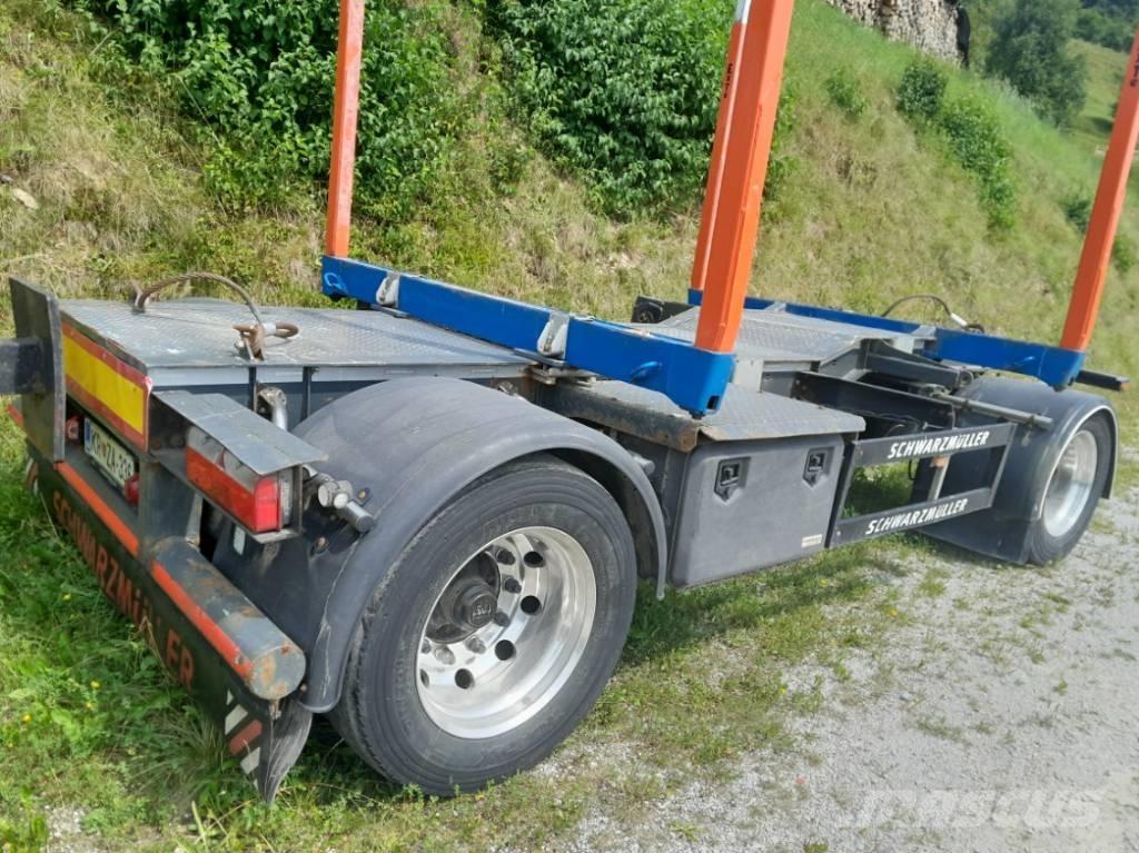 Schwarzmüller Timber 木材拖车