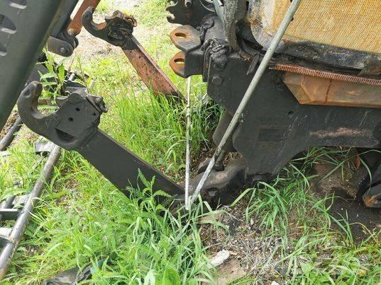 Valtra T 151 WOM 吊杆和铲斗