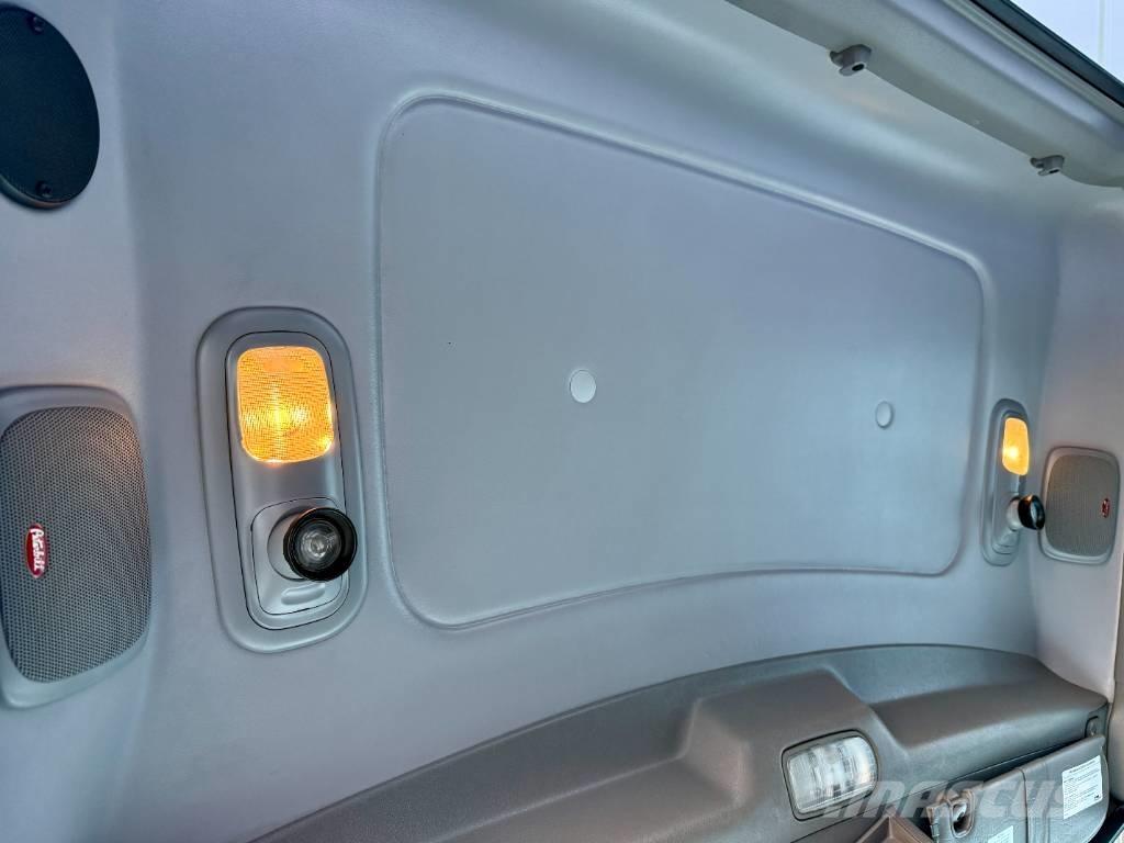 Peterbilt 389 牵引车