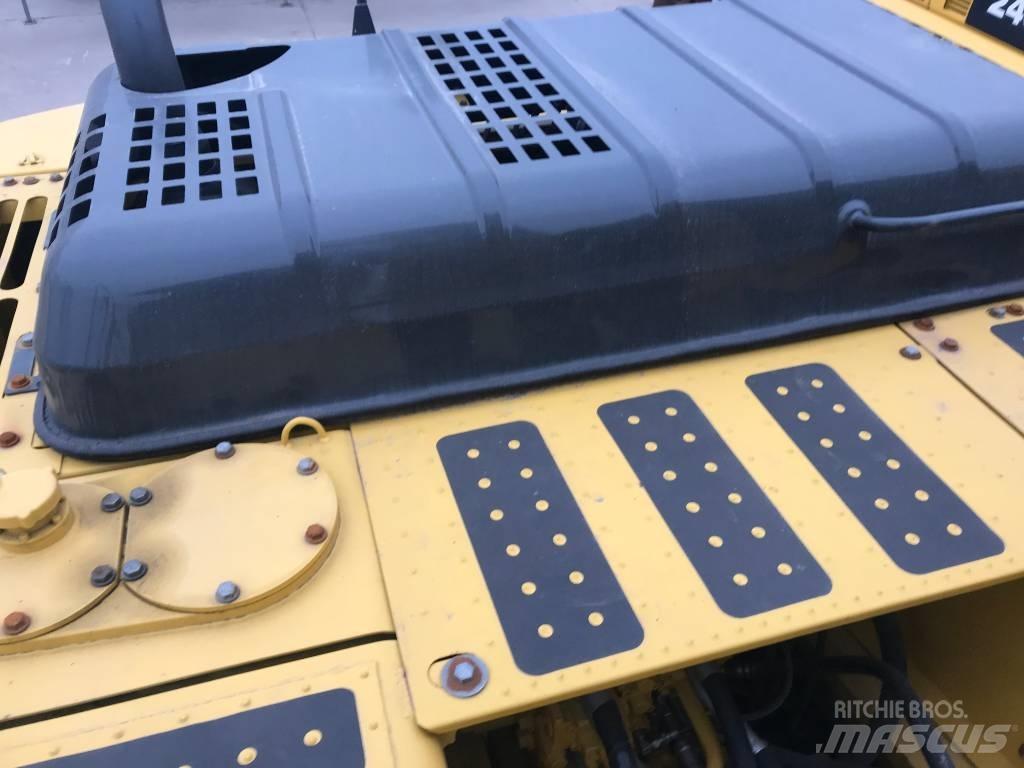 Komatsu PC 220-8 履带挖掘机