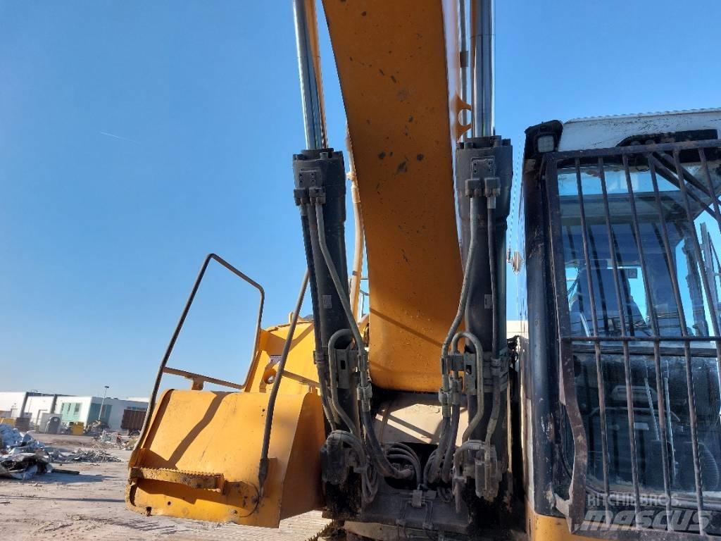 Liebherr R 946 履带挖掘机