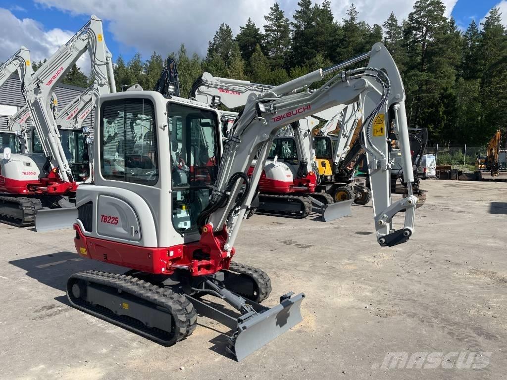 Takeuchi TB 225 小型挖掘机