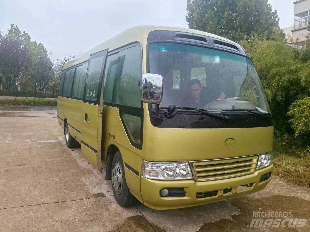 Toyota Coaster 公路客运汽车
