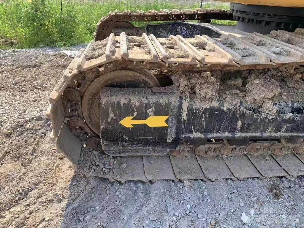 CAT 323 D 履带挖掘机