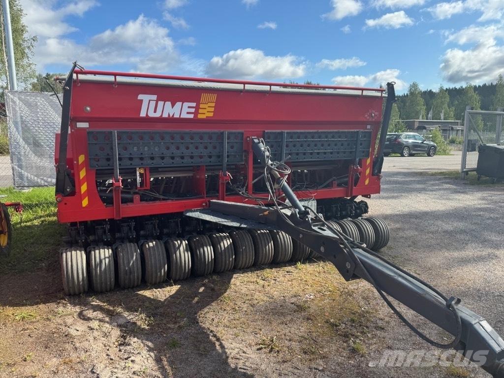 Tume Nova Combi 4000 多功能条播机