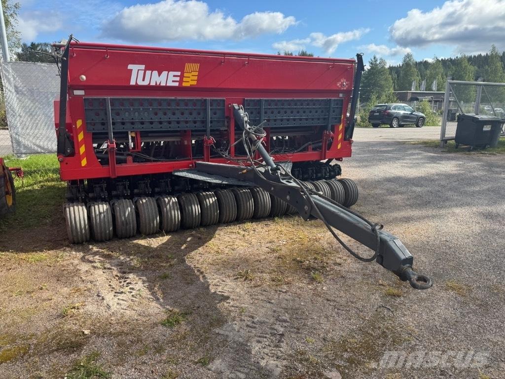 Tume Nova Combi 4000 多功能条播机