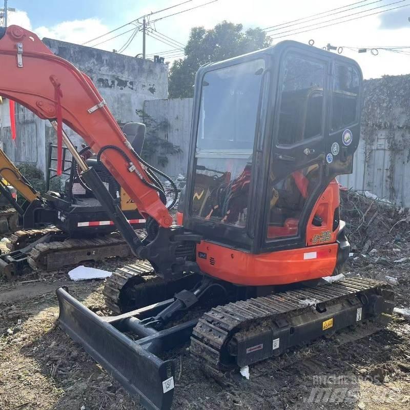 Kubota U 35 小型挖掘机