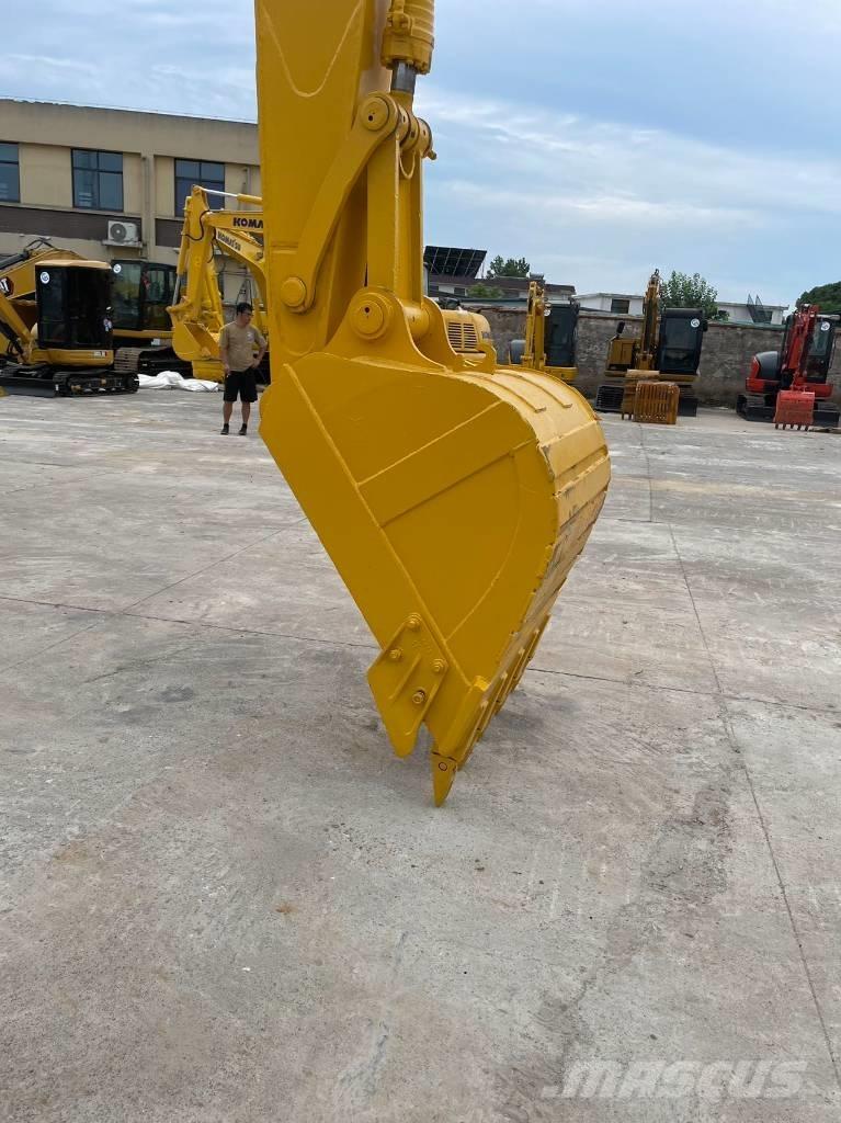 Komatsu pc220-7 履带挖掘机