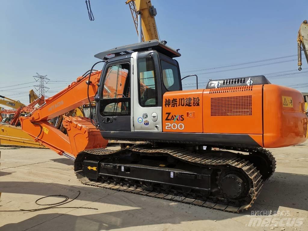 Hitachi ZX 200 履带挖掘机