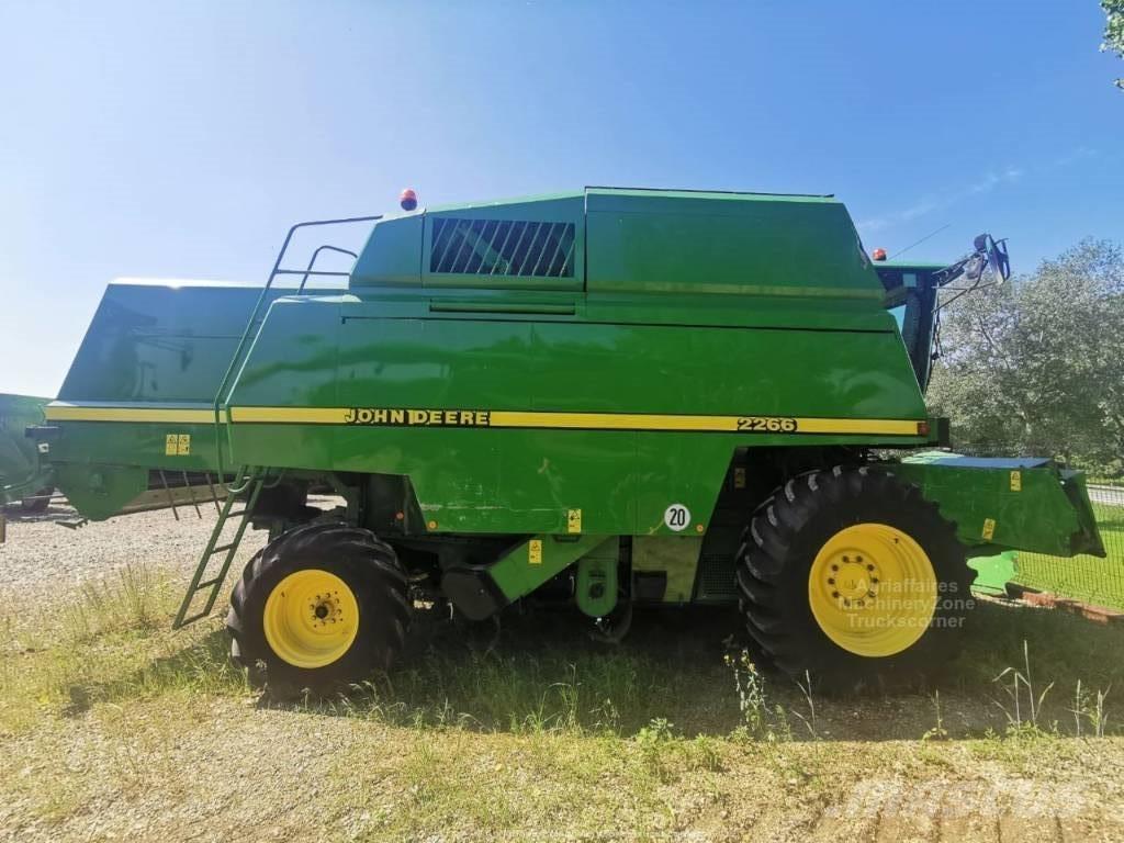 John Deere 2266 联合收割机