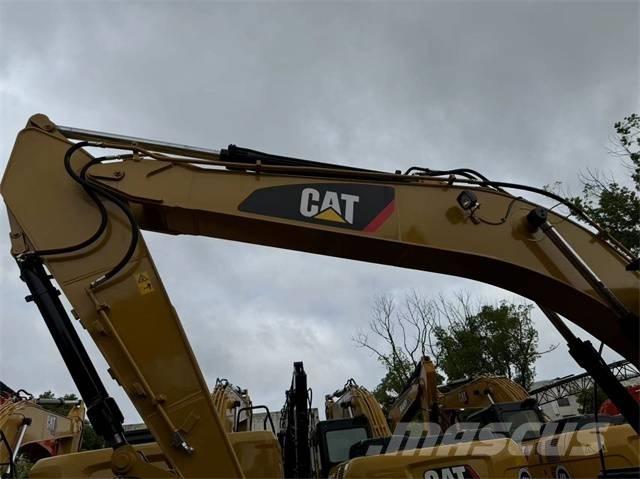 CAT 320 D2L 履带挖掘机