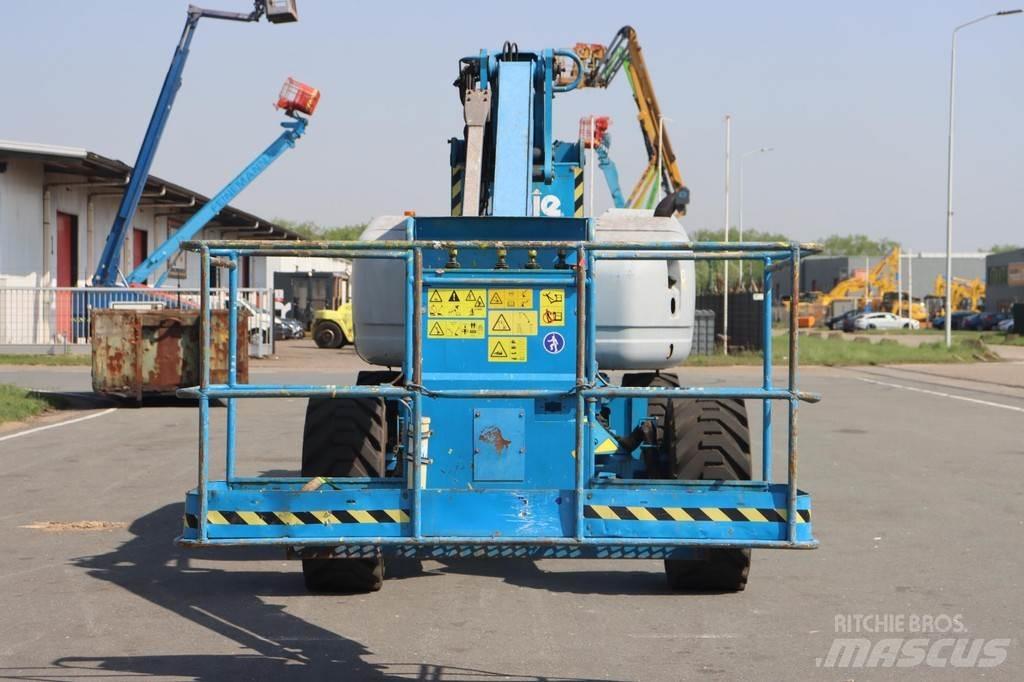 Genie Z135 曲臂高空工作平台