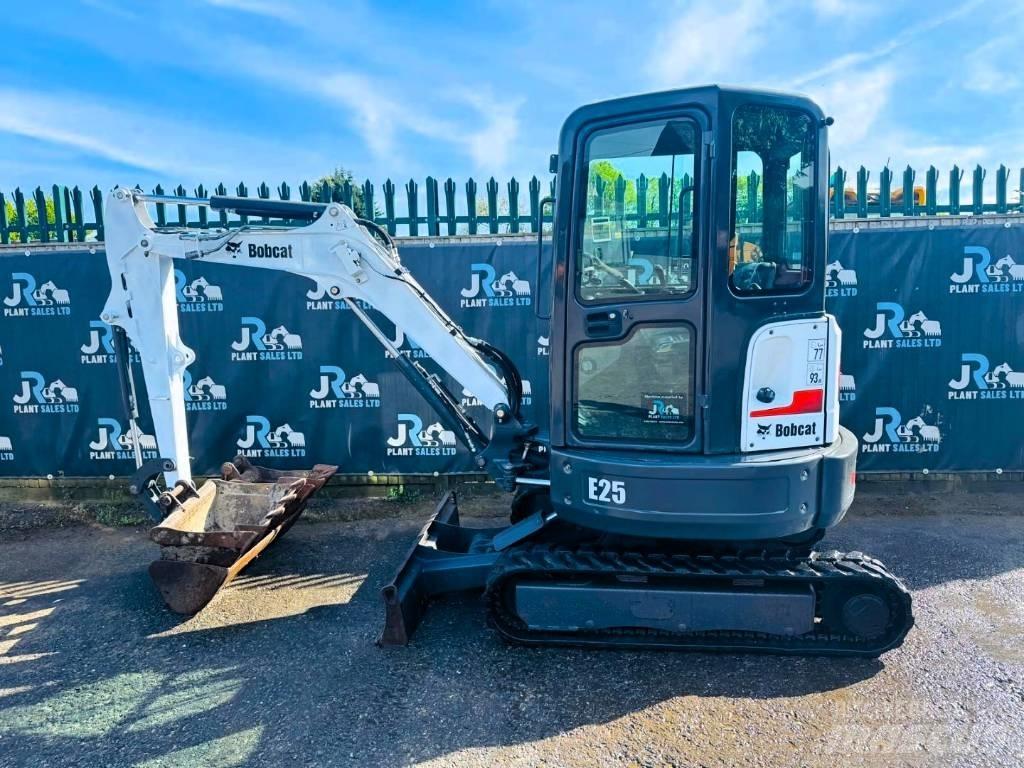Bobcat E 25 小型挖掘机