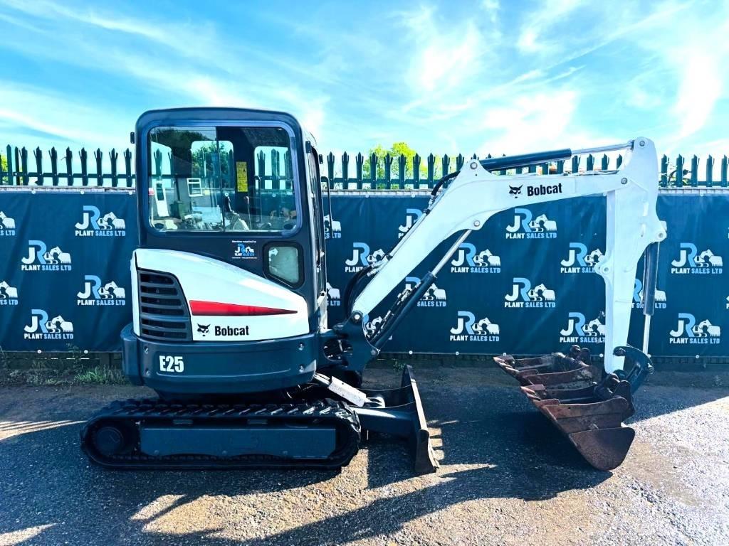Bobcat E 25 小型挖掘机