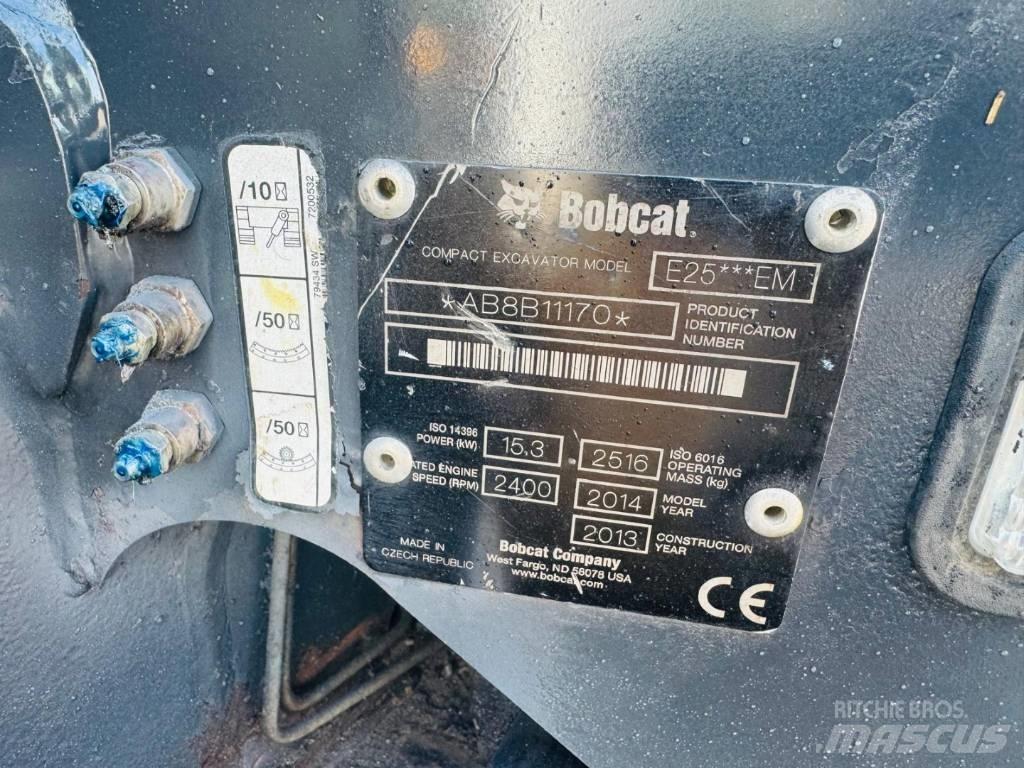 Bobcat E 25 小型挖掘机