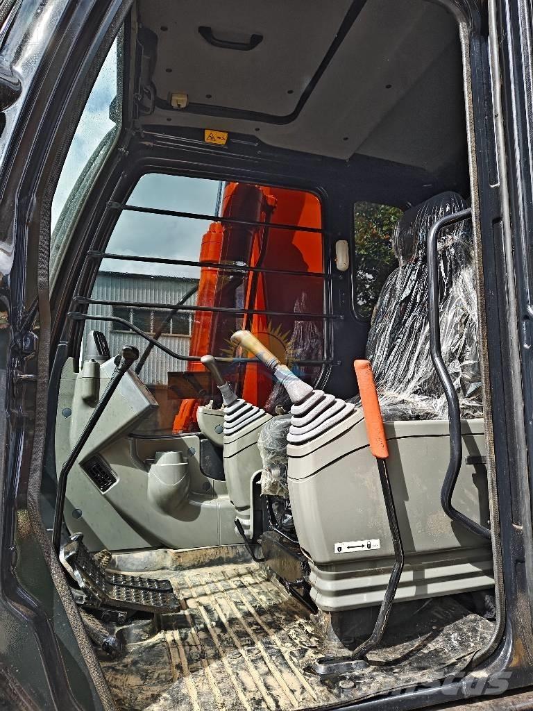 Hitachi ZX 130 履带挖掘机