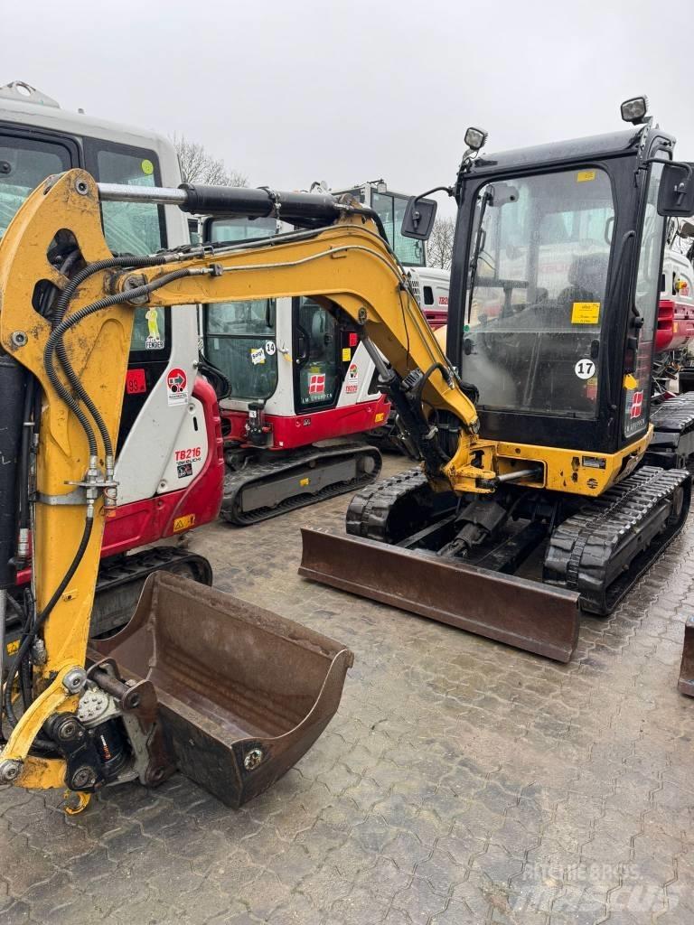 CAT 302.7 D 小型挖掘机