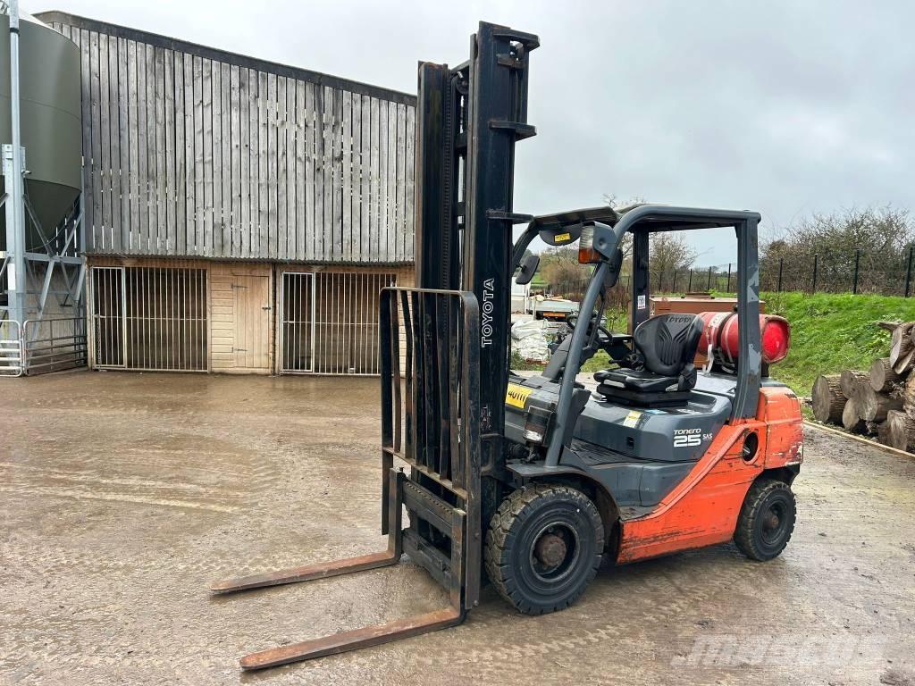 Toyota Tonero 天然气叉车