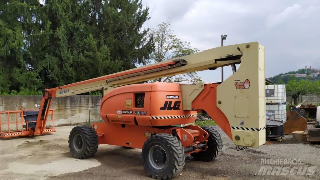 JLG 800 AJ 曲臂高空工作平台