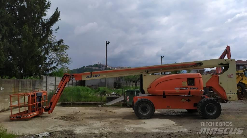 JLG 800 AJ 曲臂高空工作平台