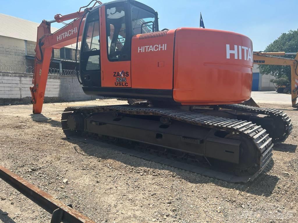Hitachi ZX 225 履带挖掘机