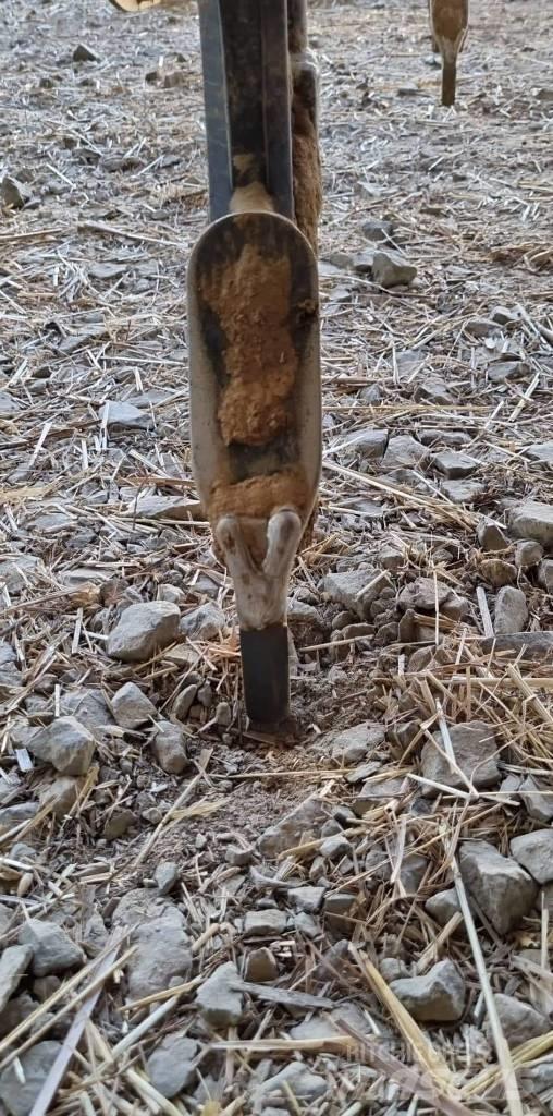 Agrisem VibroMulch 手扶中耕机