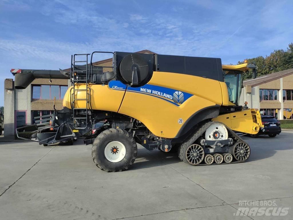 New Holland CR 9090 联合收割机
