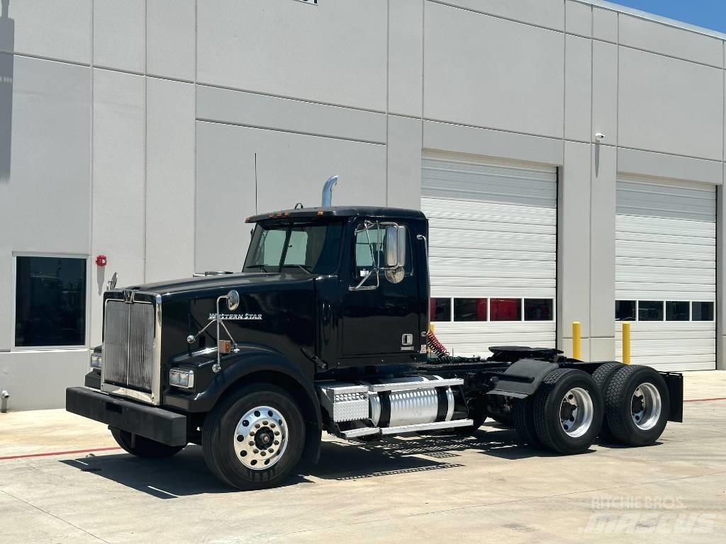 Western Star 4900 牵引车