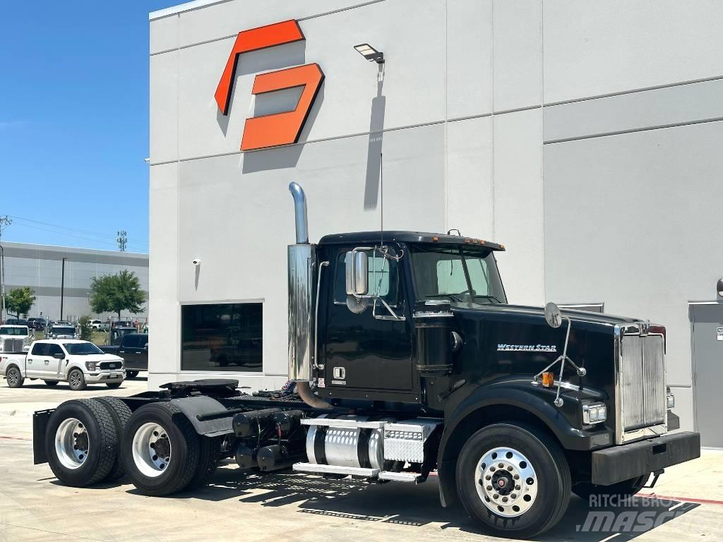 Western Star 4900 牵引车