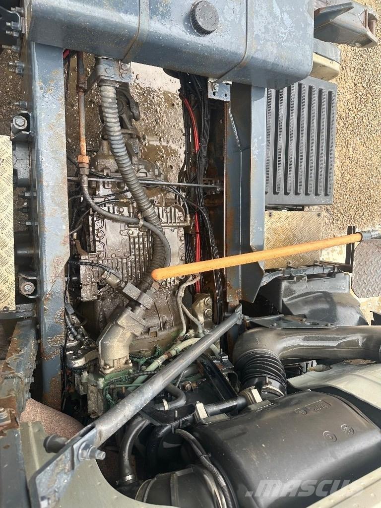 Volvo FM 12 440 自卸式货车