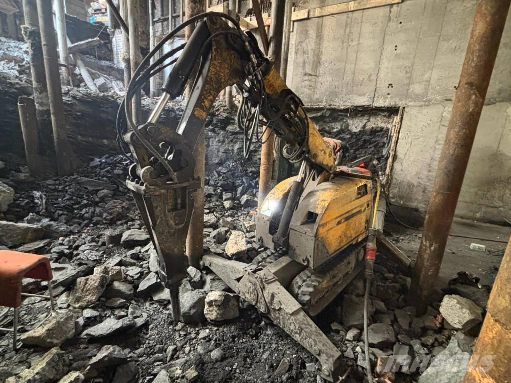 Brokk 180 组装挖掘机
