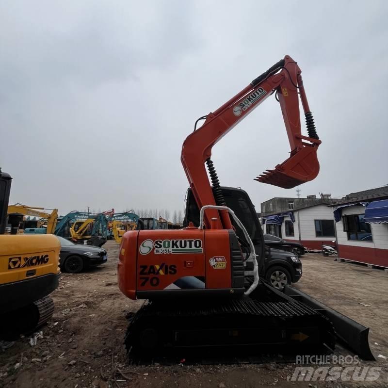 Hitachi ZX 70 中型挖掘机