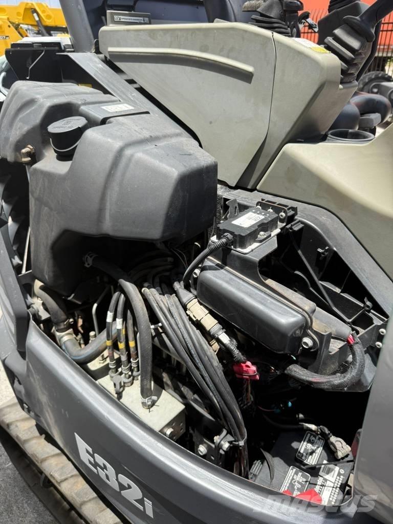 Bobcat E 32i 小型挖掘机