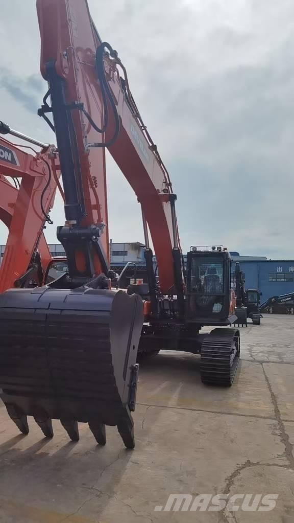 Develon DX 360LCA-7B 履带挖掘机