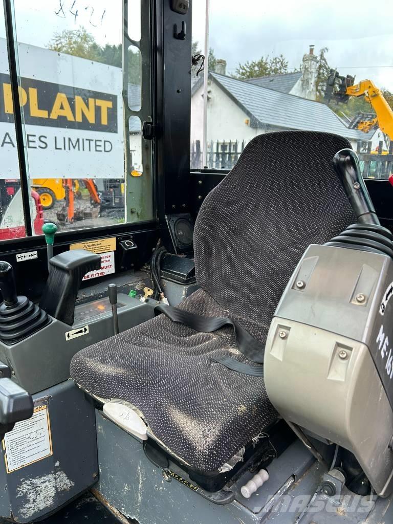 Takeuchi TB 23 R 小型挖掘机