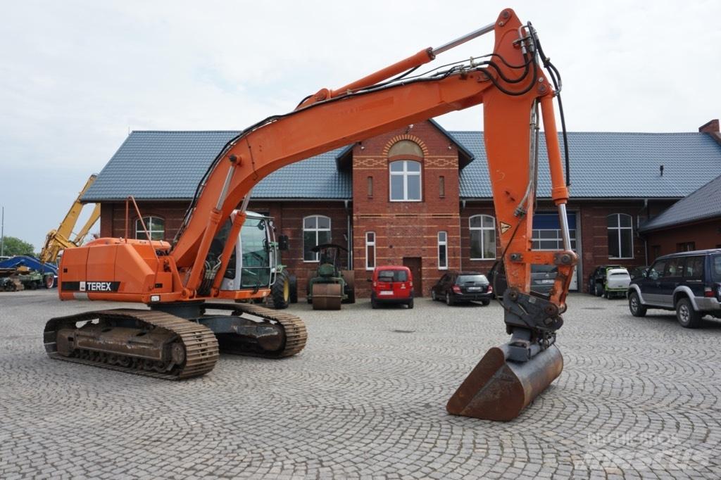 Terex TC225 LC 履带挖掘机