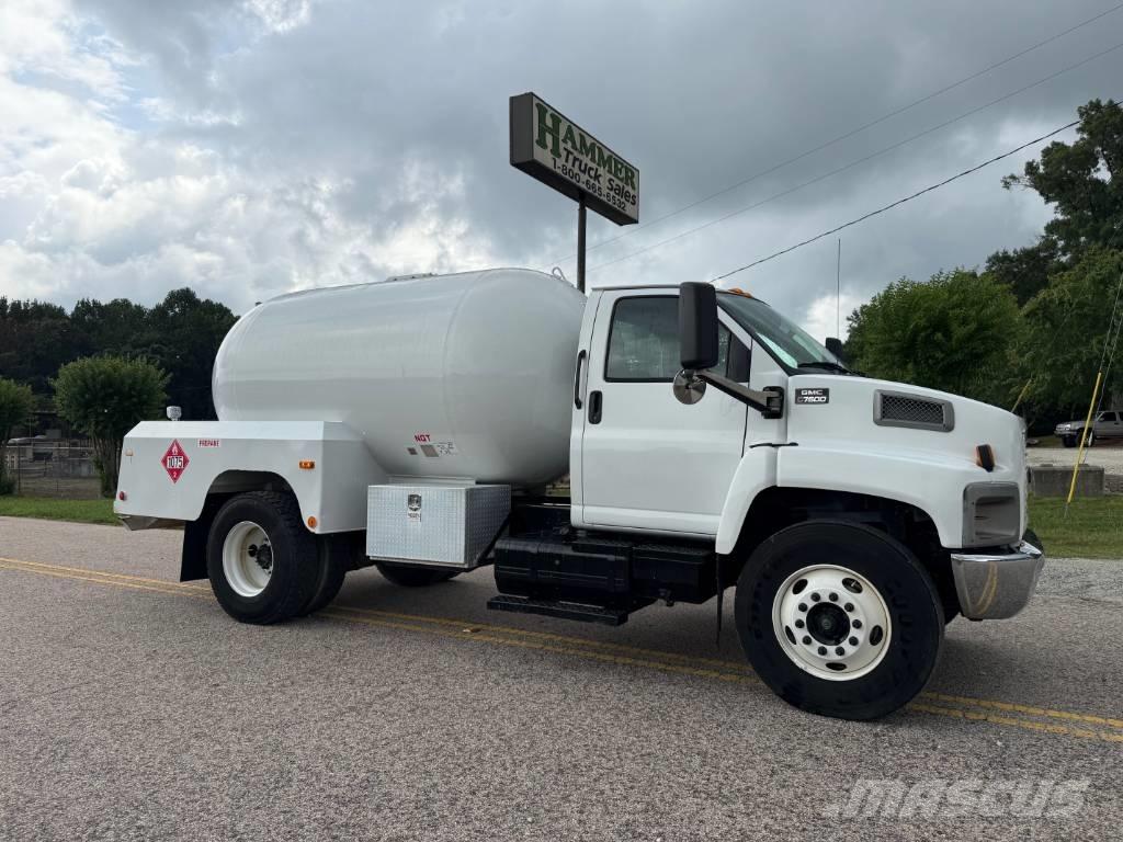 GMC C7500 油罐车