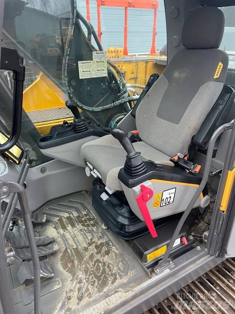 Volvo EC220E 履带挖掘机