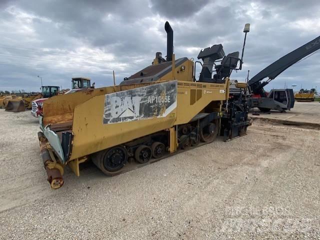 CAT AP1055E 沥青摊铺机