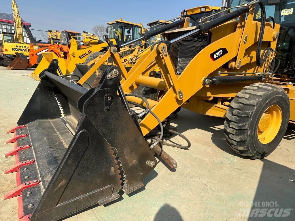 CAT 420 F ST 反铲装载机