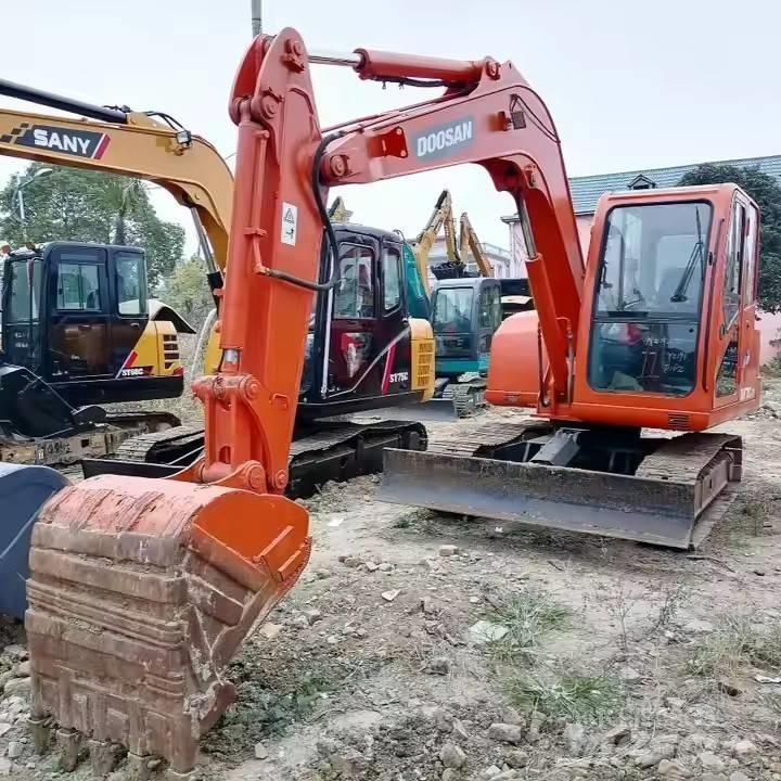 Doosan DH70-7 履带挖掘机