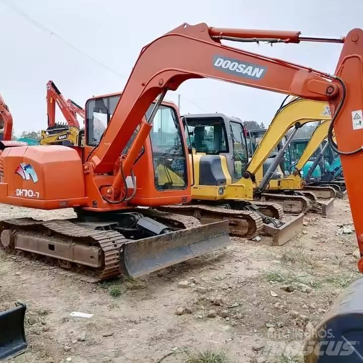 Doosan DH70-7 履带挖掘机