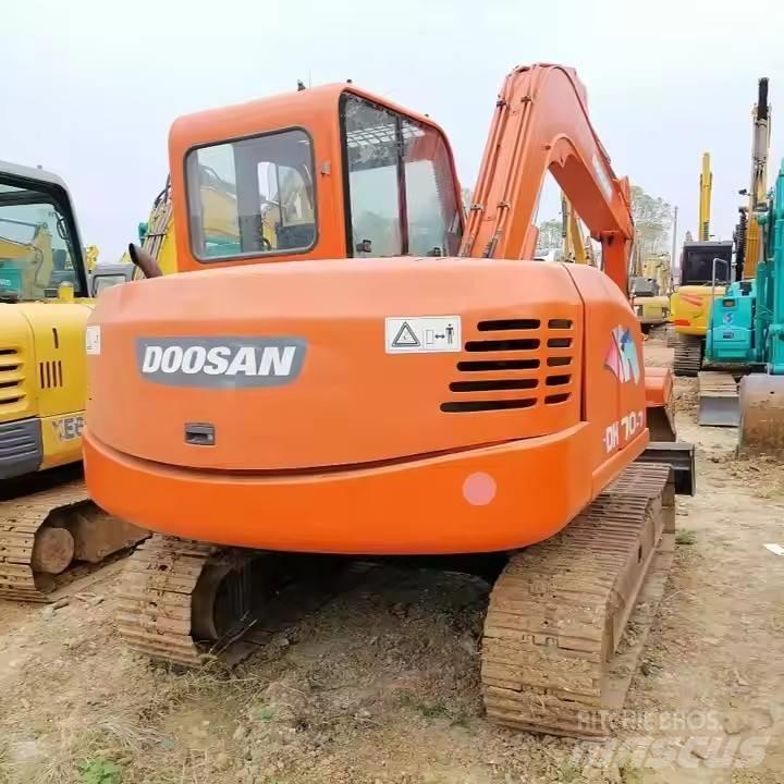 Doosan DH70-7 履带挖掘机